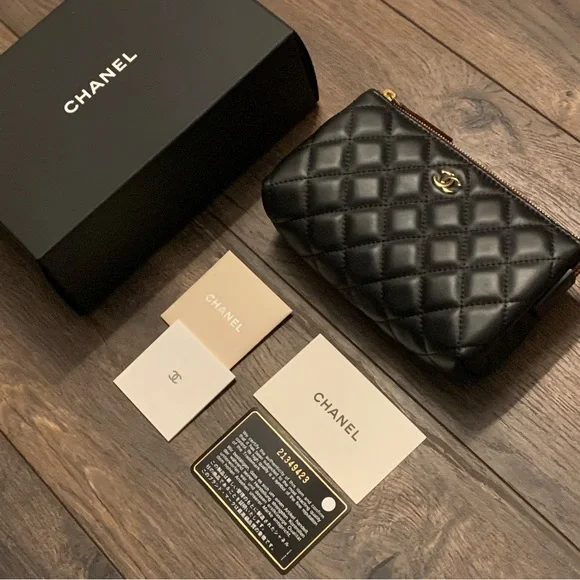 ❌SOLD❌ Chanel Black Quilted Lambskin Leather Classic Small CC Cosmetic Pouch Bag - Picture 2 of 16